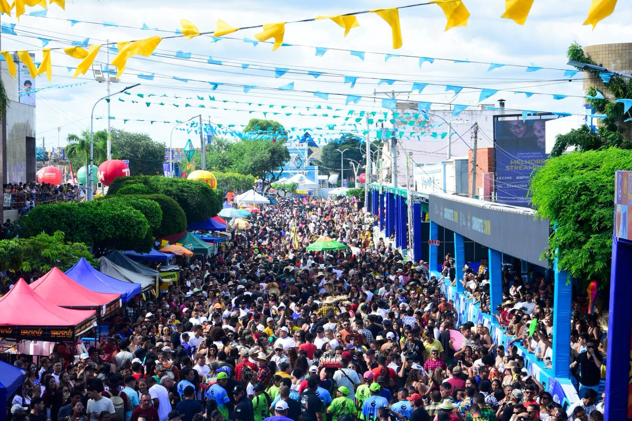 Mossoró acorda em festa: "Pingo da Mei Dia" abre o MCJ 2026 com multidão no Corredor Cultural