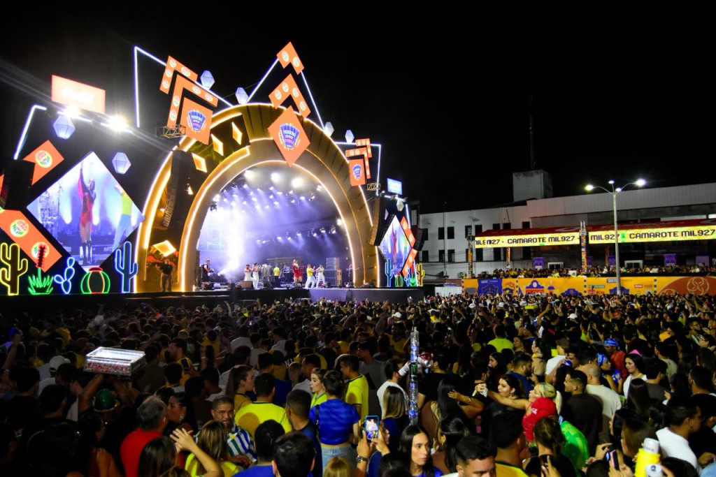 20 metros de altura e um mar de LED: o palco gigante do MCJ que está deixando o público de queixo caído